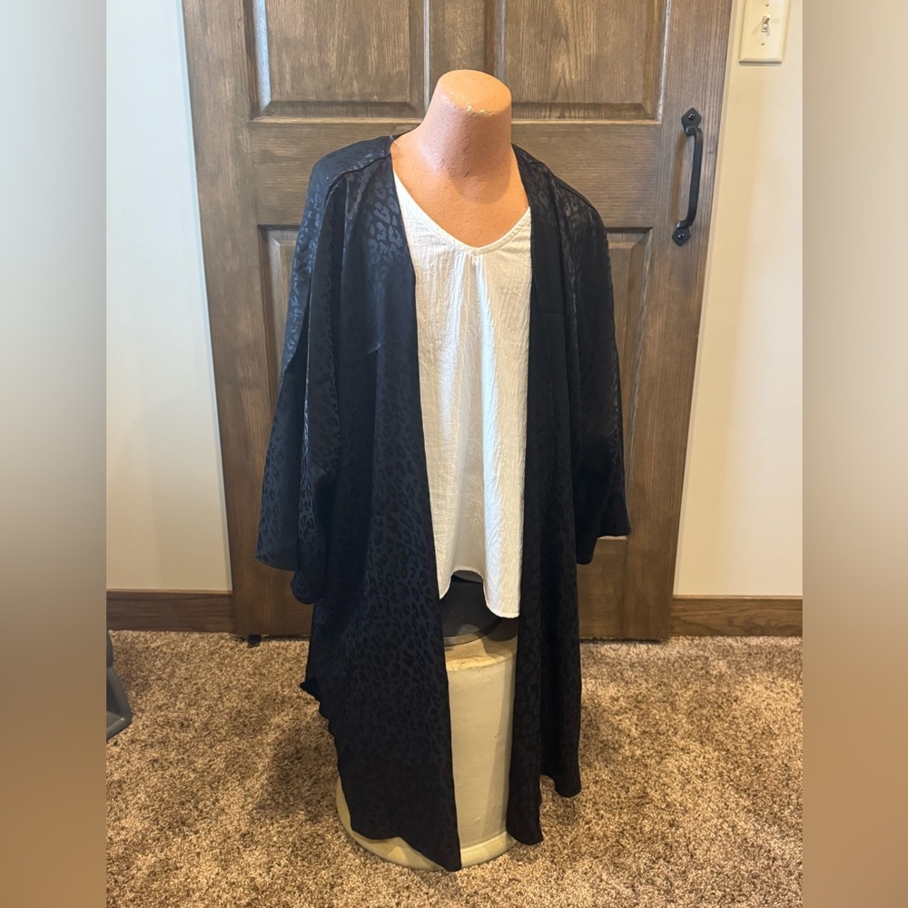 Black leopard print Cattitude Kimono - NWT